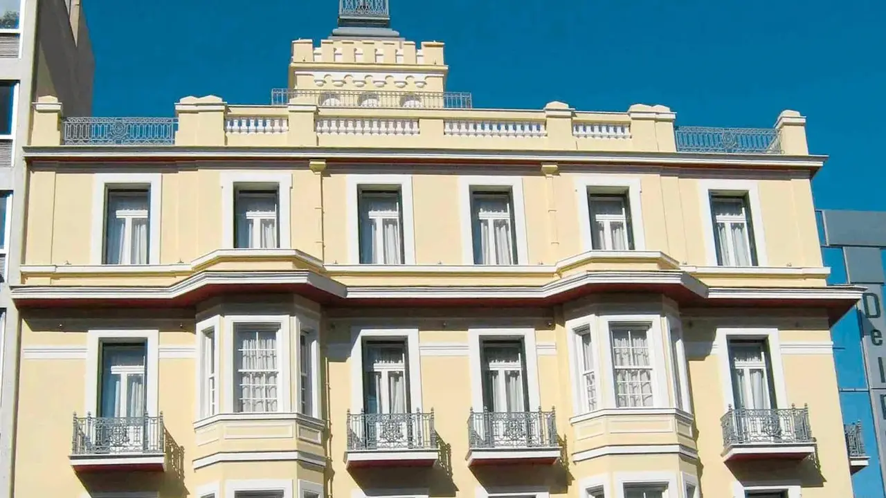 Delphi Art Hotel