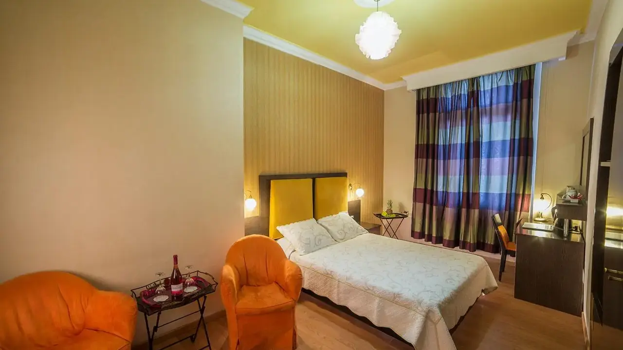 Delphi Art Hotel