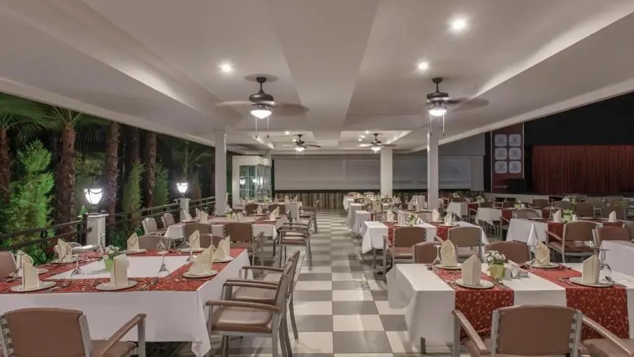 DELPHIN BOTANIK HOTEL RESORT