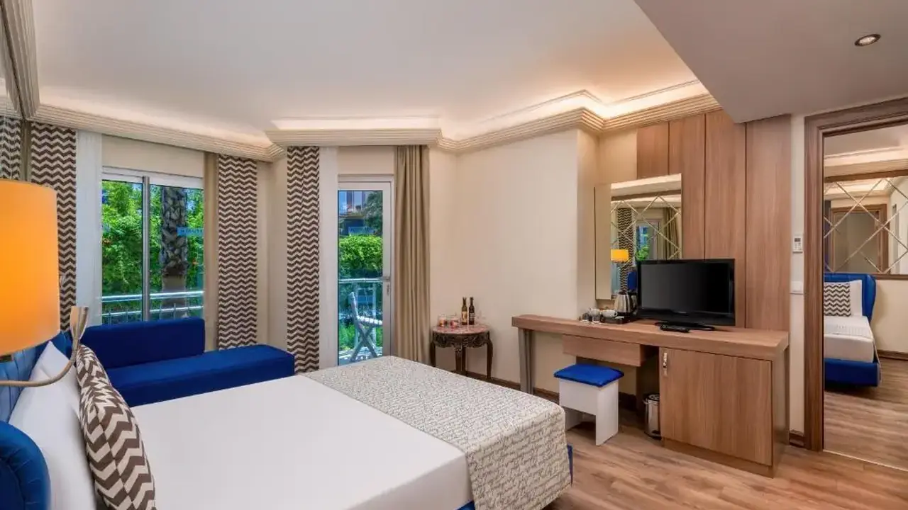 DELPHIN BOTANIK HOTEL RESORT