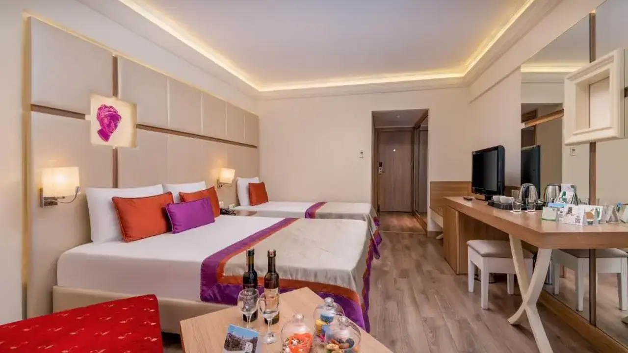 DELPHIN BOTANIK HOTEL RESORT