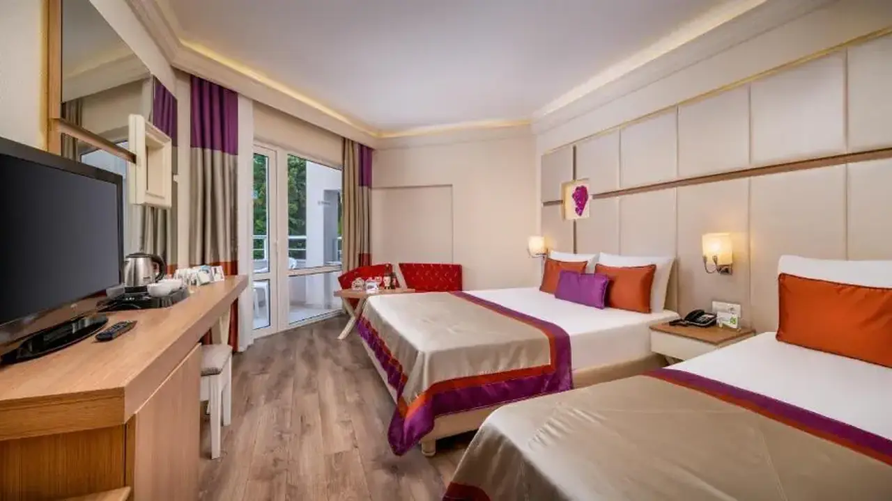 DELPHIN BOTANIK HOTEL RESORT