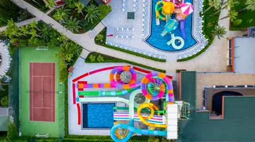 DELPHIN DELUXE RESORT