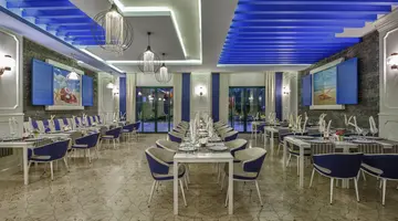 DELPHIN DELUXE RESORT