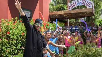 DELPHIN DELUXE RESORT