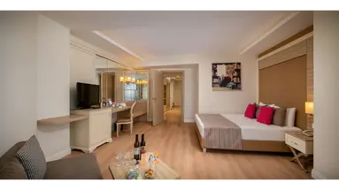 DELPHIN DELUXE RESORT