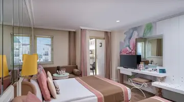 DELPHIN DIVA