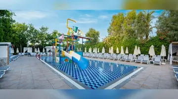 DELPHIN IMPERIAL LARA