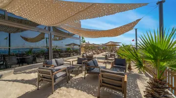 DELPHIN IMPERIAL LARA