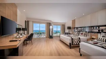 DELPHIN IMPERIAL LARA