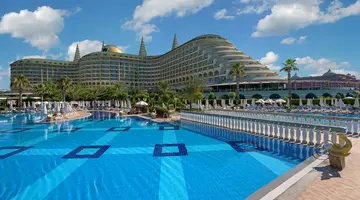DELPHIN IMPERIAL LARA