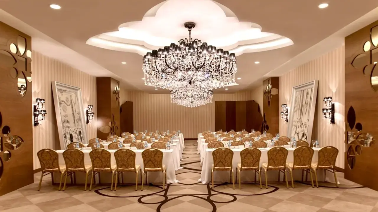 Delphin Imperial Lara