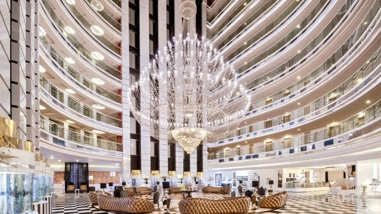 Delphin Imperial Lara