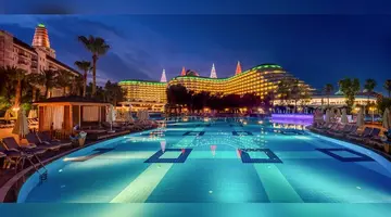 DELPHIN IMPERIAL LARA