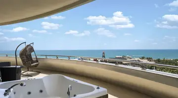 DELPHIN IMPERIAL LARA