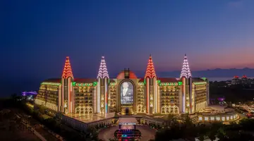 DELPHIN IMPERIAL LARA