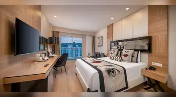 DELPHIN IMPERIAL LARA