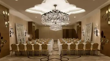 DELPHIN IMPERIAL LARA
