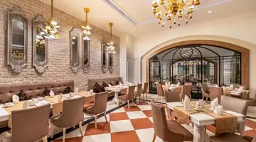 DELPHIN IMPERIAL