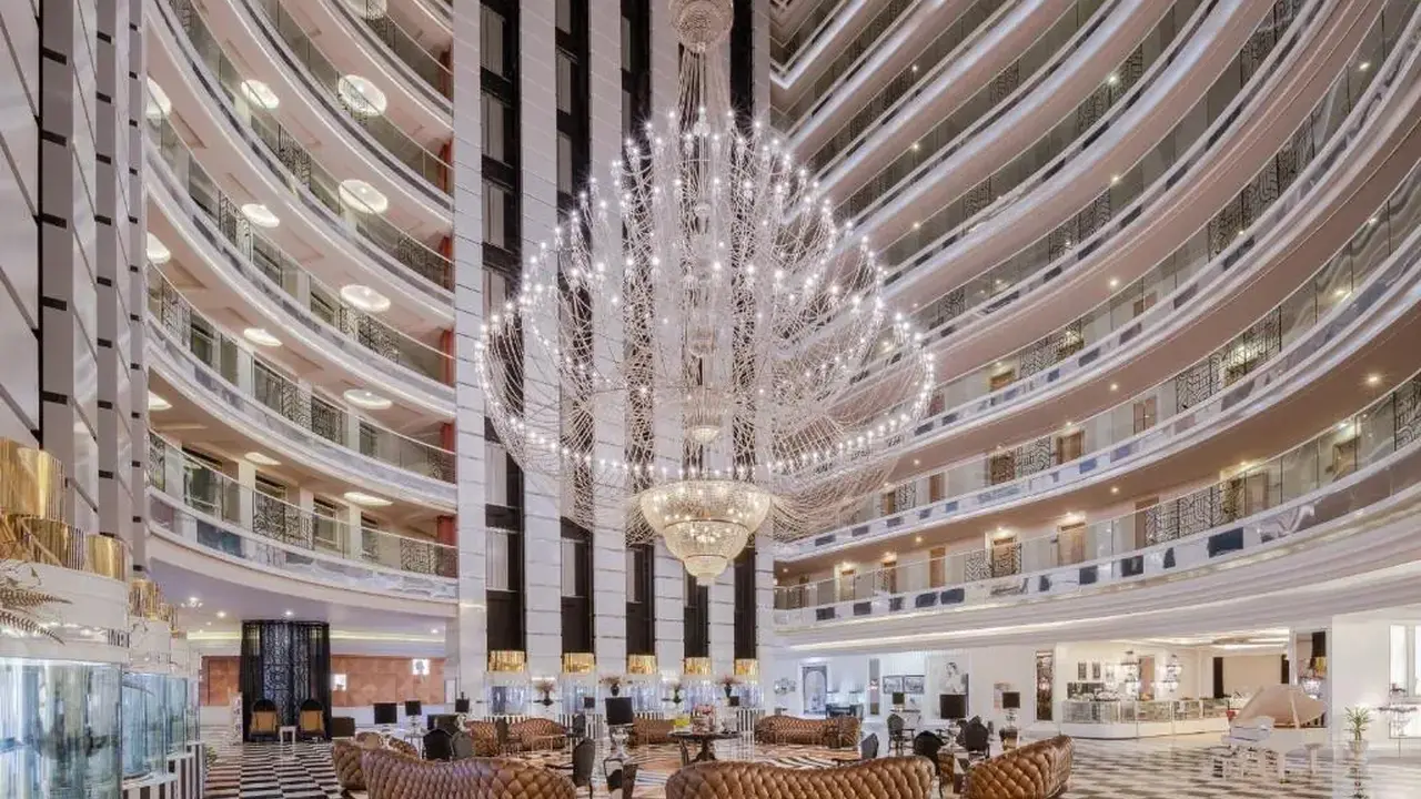 DELPHIN IMPERIAL