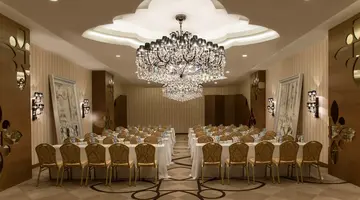 Delphin Imperial