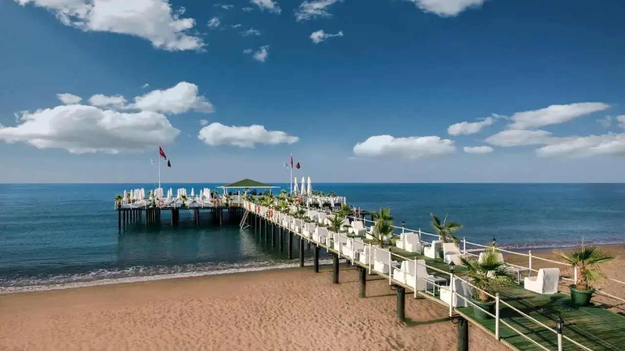 DELPHIN IMPERIAL