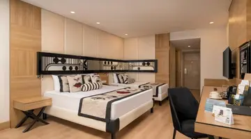 DELPHIN IMPERIAL