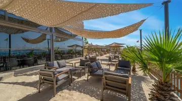 DELPHIN IMPERIAL