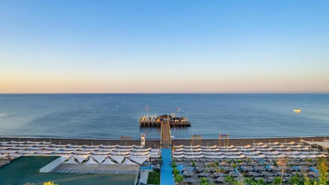 DELPHIN IMPERIAL