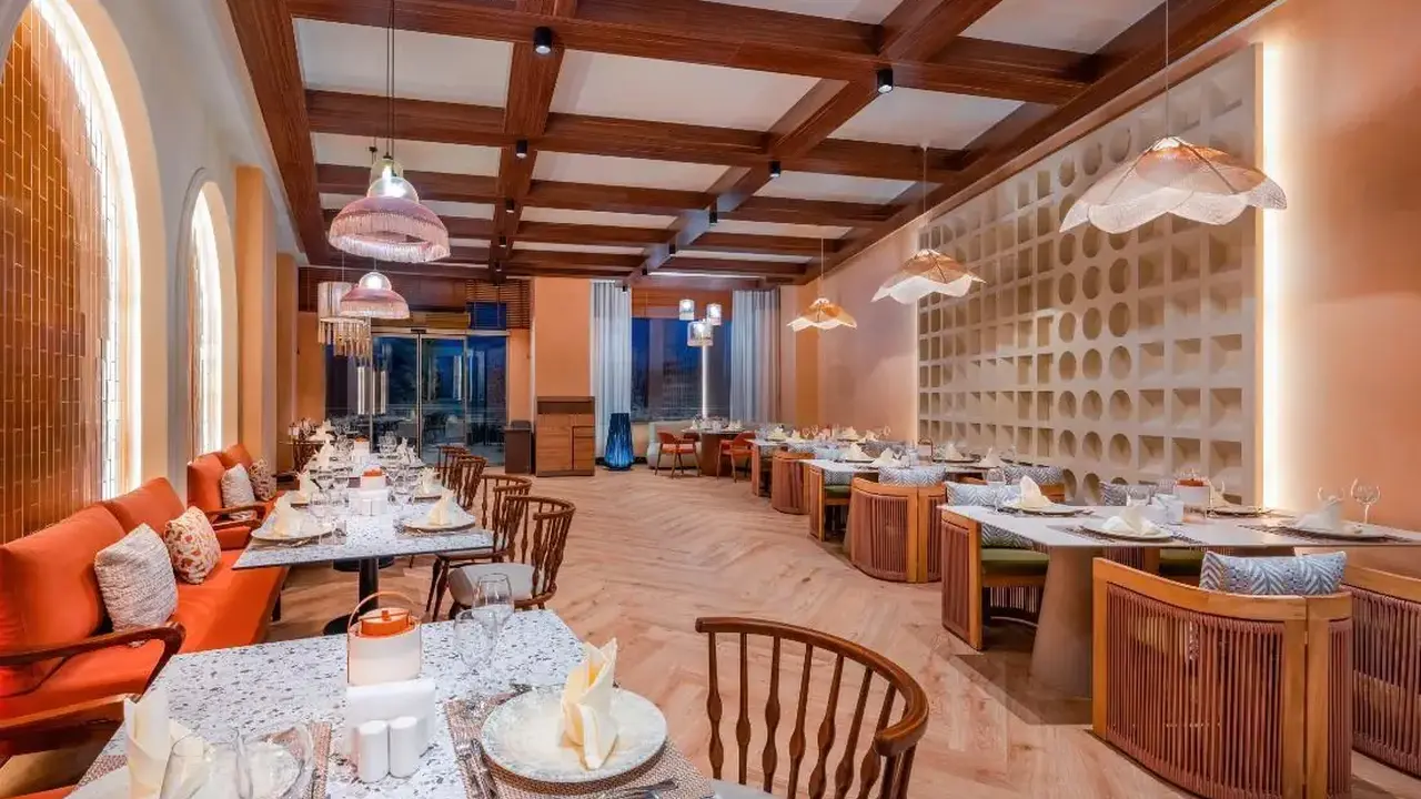 DELPHIN PALACE HOTEL