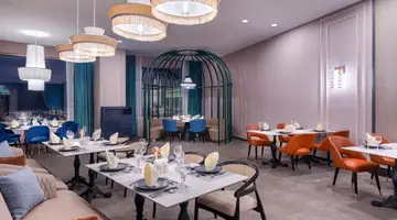 DELPHIN PALACE HOTEL