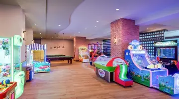DELPHIN PALACE HOTEL