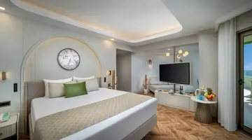 DELPHIN PALACE HOTEL
