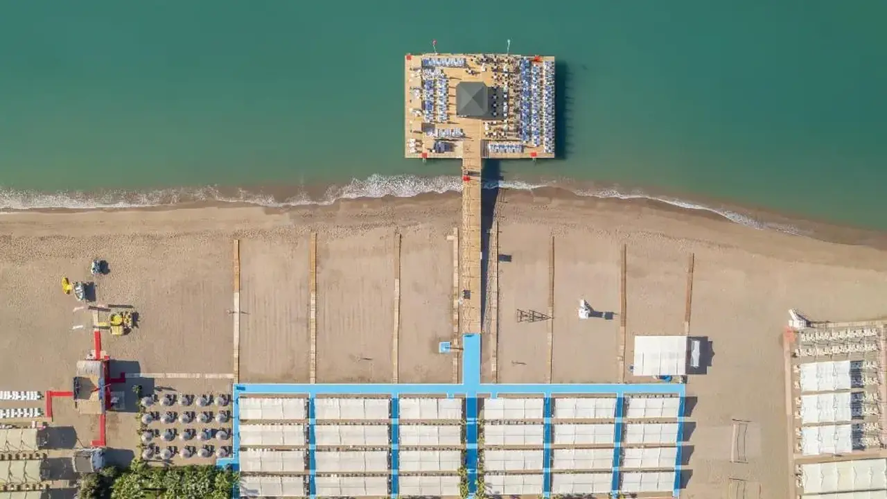 DELPHIN PALACE HOTEL