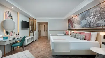 DELPHIN PALACE HOTEL
