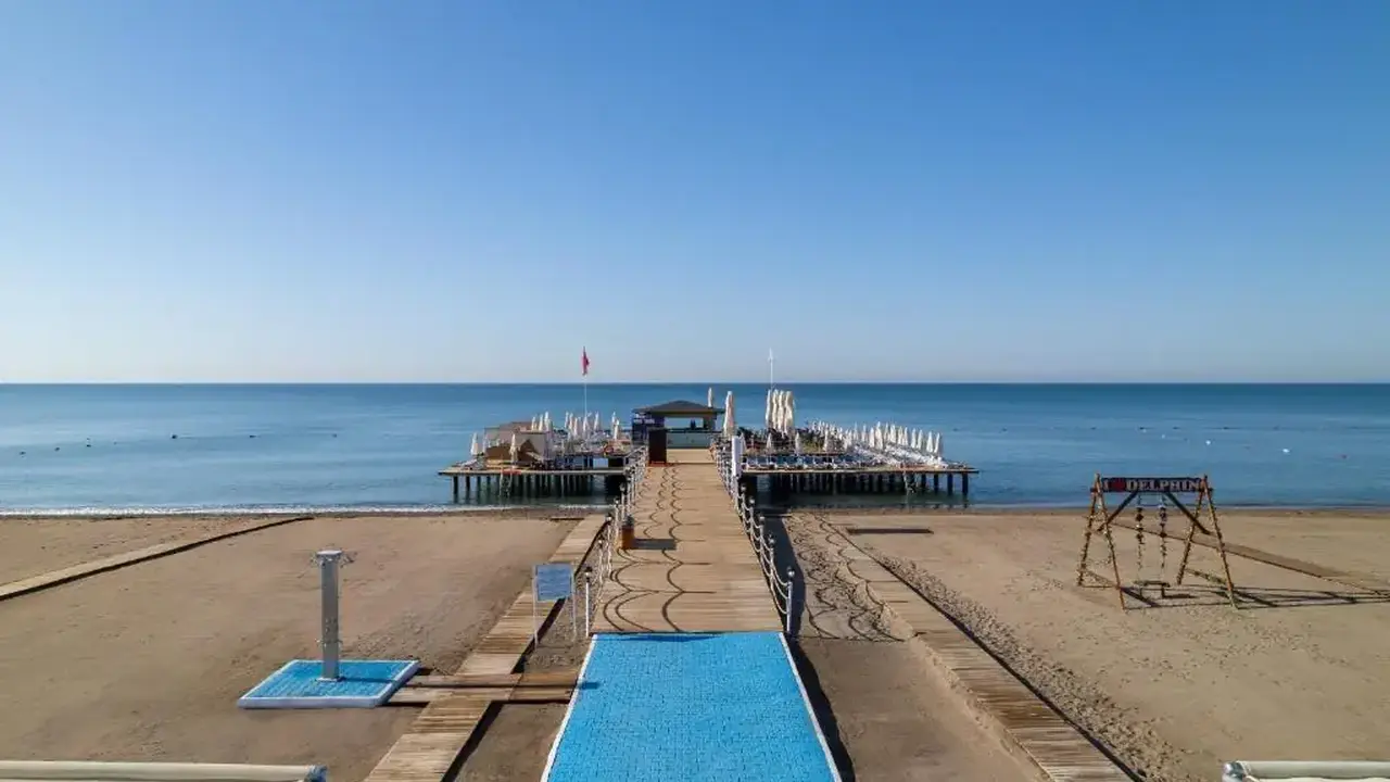 DELPHIN PALACE HOTEL