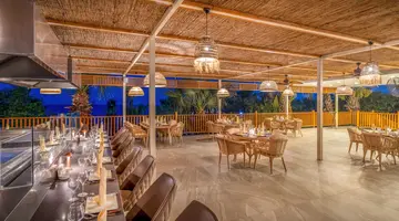 DELPHIN PALACE HOTEL