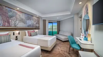 DELPHIN PALACE HOTEL