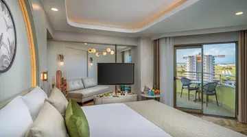 DELPHIN PALACE HOTEL