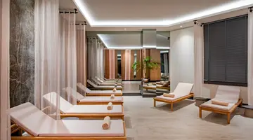 DELPHIN PALACE HOTEL
