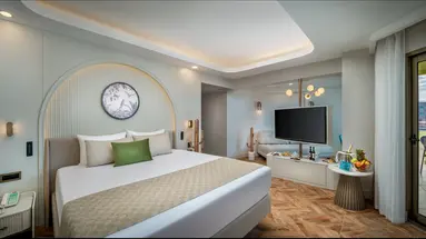 DELPHIN PALACE HOTEL