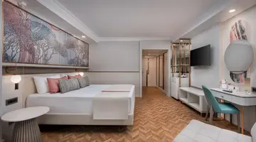 DELPHIN PALACE HOTEL