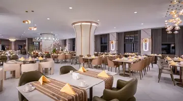 DELPHIN PALACE