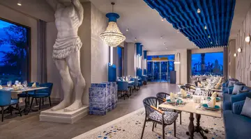 Delphin Palace