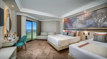 Delphin Palace