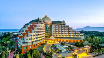Delphin Palace