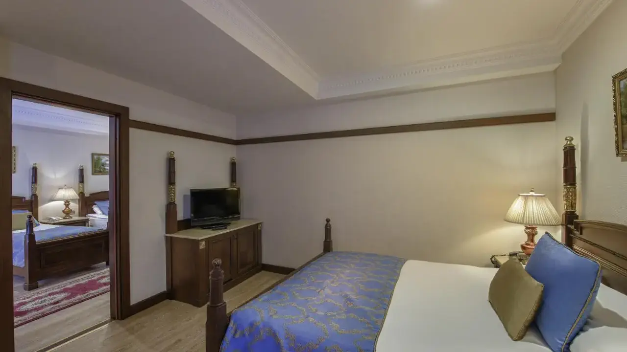 Delphin Palace