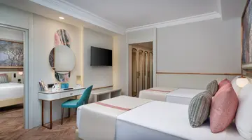 Delphin Palace