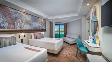 DELPHIN PALACE