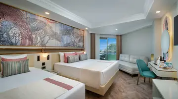 Delphin Palace